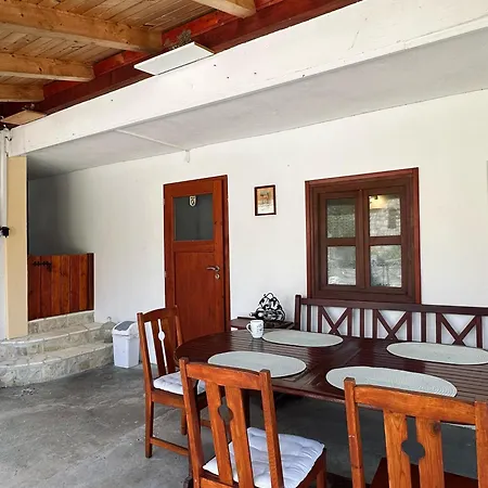 Ferienwohnung Апартаменты *