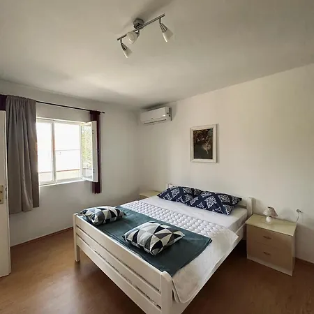 Apartment Ferienwohnung *